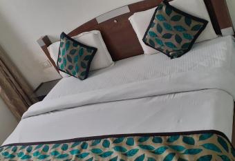 Hotel Holiday Comfort allows 18 year olds to book a room