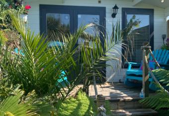 Stargazy Garden has Balcony rooms