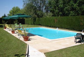 The Originals City, H  tel Le Sextant, Toulouse Sud allows 18 year olds to book a room