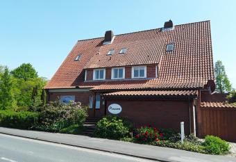 G  stehaus am Alten Hafen allows 18 year olds to book a room