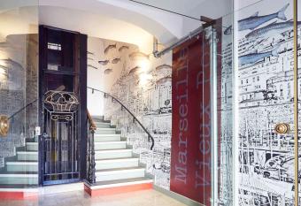 ibis Styles Marseille Vieux Port allows 18 year olds to book a room