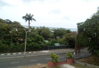 Beach Stroll 1 Bedroom Apartment allows 18 year olds to book a room