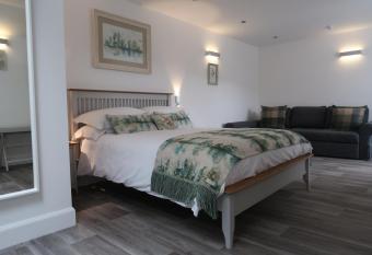 9 Sheraton Apartments allows 18 year olds to book a room