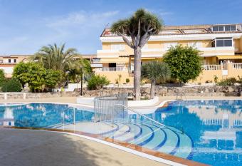 Lux lovely 3 bedroom duplex with solarim in centre of Playa Las Americas has Balcony rooms