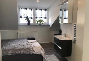 Apartment Bina in Trier allows 18 year olds to book a room