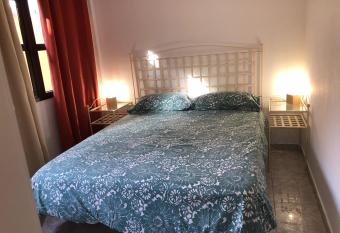 APARTAMENTO GUAJARA allows 18 year olds to book a room