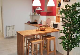 La Casa de Cayetana AT-47-44 allows 18 year olds to book a room