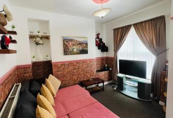 APARTMENTS OF LIVERPOOL allows 18 year olds to book a room