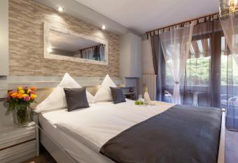 Hotel Petra has Balcony rooms