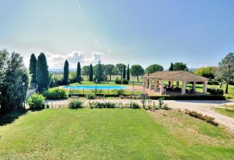 I Casali Della Ghisleria has Balcony rooms