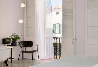 Fragile Hotel allows 18 year olds to book a room