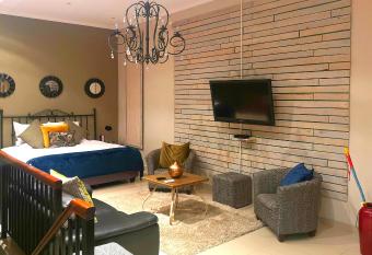 Franschhoek Studio allows 18 year olds to book a room