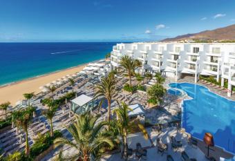 Hotel Riu Palace Jandia allows 18 year olds to book a room