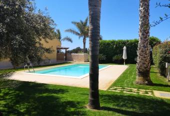 4 bedrooms villa at Scicli 300 m away from the beach with private pool enclosed garden and wifi has Smoking rooms