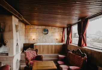 Prime Cappadocia Suites has rooms with a private hot tub