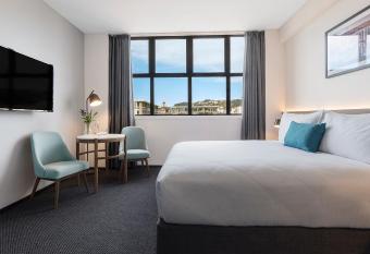 Oaks Wellington Hotel has Balcony rooms