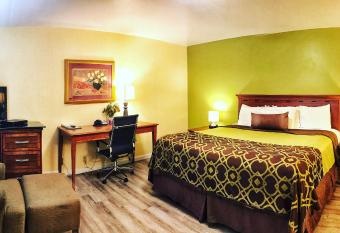 The Old West Inn has Balcony rooms