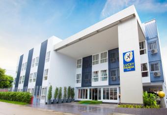 Lucky panda Hotel allows 18 year olds to book a room