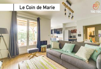 Le Coin de Marie    deux pas du centre ville has Balcony rooms