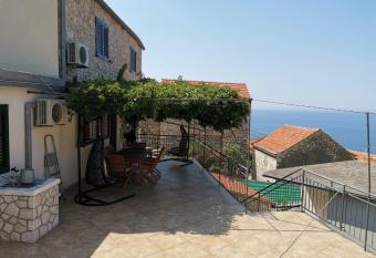 Villa Stanka has Balcony rooms