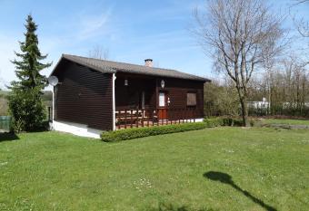 Ons huisje  has Balcony rooms