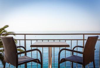 Best Western Premier Hotel Prince de Galles has Balcony rooms