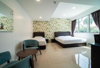 Crystal Garden Hotel (Tasik Selatan) allows 18 year olds to book a room