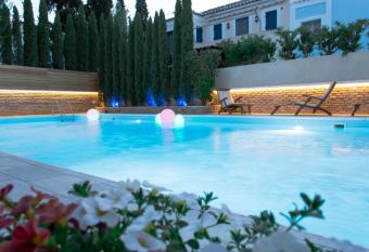 Armata Boutique Hotel allows 18 year olds to book a room