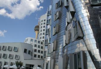 Liliencronstra  e has Balcony rooms