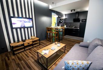 Apartament Kustronia z Gara  em allows 18 year olds to book a room