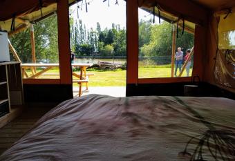 Rosy Garden has Balcony rooms