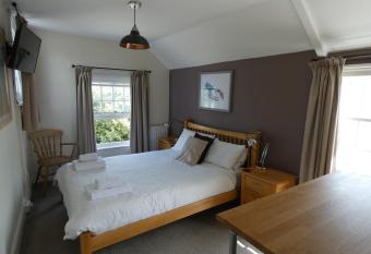 The Sloop Inn allows 18 year olds to book a room