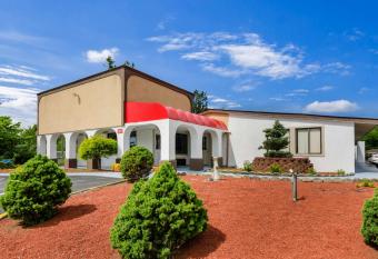 Motel 6 Salem. Va has Smoking rooms