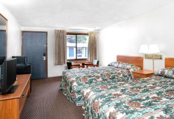 Knights Inn Pittston has Smoking rooms