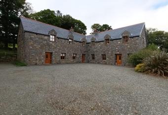 Cl  s Na Feirme allows 18 year olds to book a room