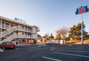 Motel 6 Bremerton. Wa allows 18 year olds to book a room