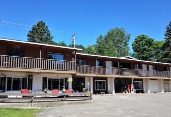 Lakeshore Motel Ice Lake has Balcony rooms
