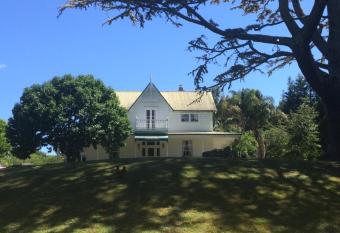 Paheke Boutique Lodge has Balcony rooms