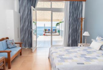 PANOS APARTMENTS has Balcony rooms