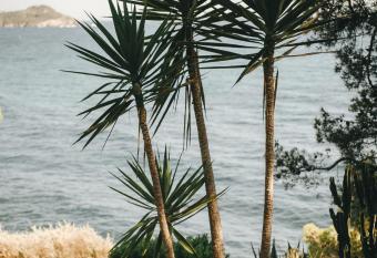 Hotel Proven  al allows 18 year olds to book a room