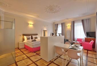 Stylische Cityapartments Benedikt allows 18 year olds to book a room