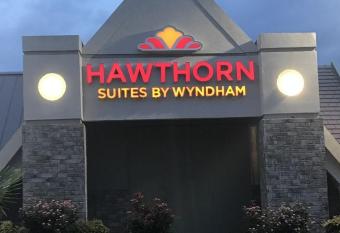 Hawthorn Suites by Wyndham Columbia allows 18 year olds to book a room