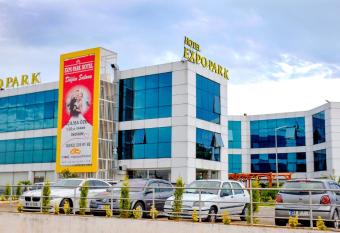 Expo Park Hotel allows 18 year olds to book a room