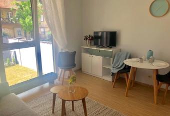 Sweet home6 allows 18 year olds to book a room