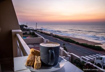 8 Waterfront has Balcony rooms