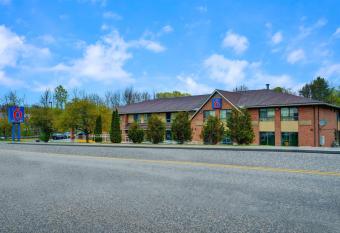 SureStay Hotel by Best Western Lewiston allows 18 year olds to book a room