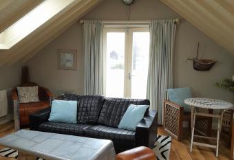 Blacksmiths allows 18 year olds to book a room