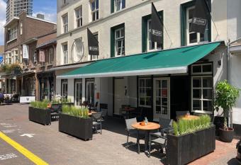 Winston B&B allows 18 year olds to book a room