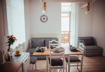 nocleg w Kro  nie tu   przy dworcu has Balcony rooms