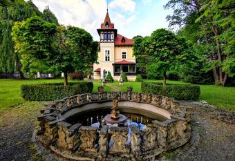 Gl  gglhof allows 18 year olds to book a room